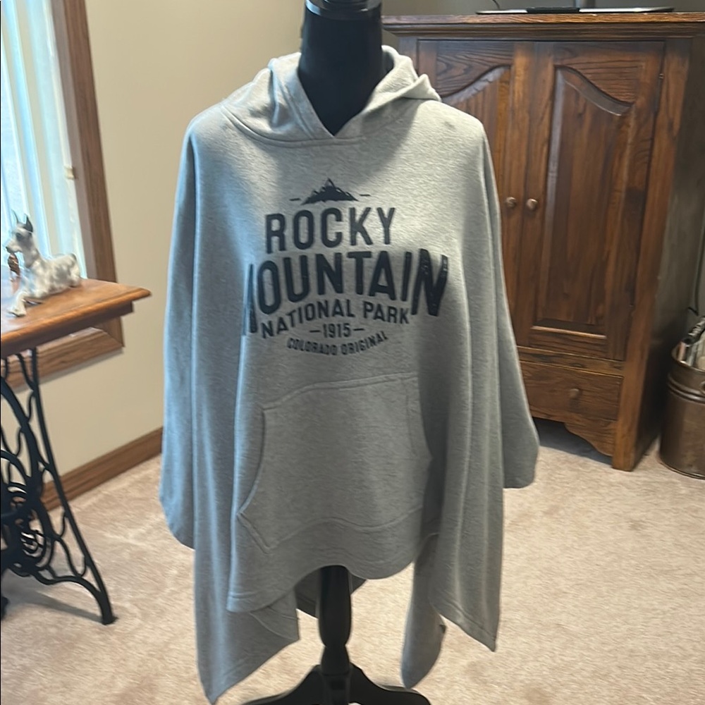 Gray Rocky Mountain Hooded Poncho